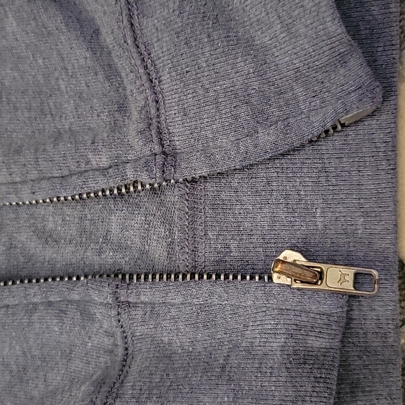 ☀️ Victoria secret hooded zip up. XS - Picture 4 of 4